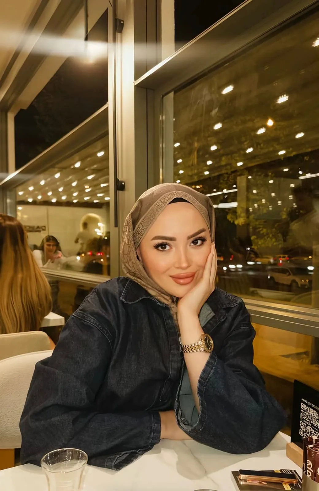 Zeyno Escort — Altındağ'nın Gözden Kaçan Güzeli